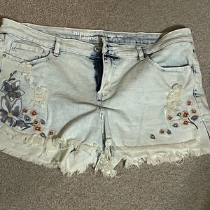 Floral shorts!